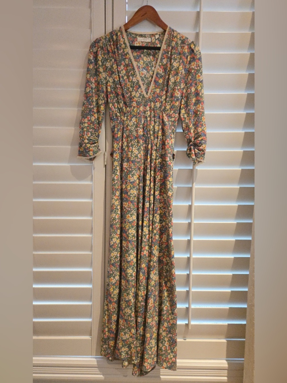 Doen Multi-Color Floral Silk V-Neck Maxi Dress Size S